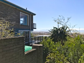 Southern Suburbs Accommodation at Bluebottle Guesthouse | Viya