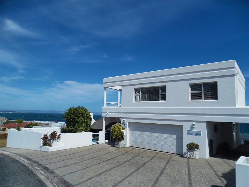 Hermanus Accommodation at  | Viya