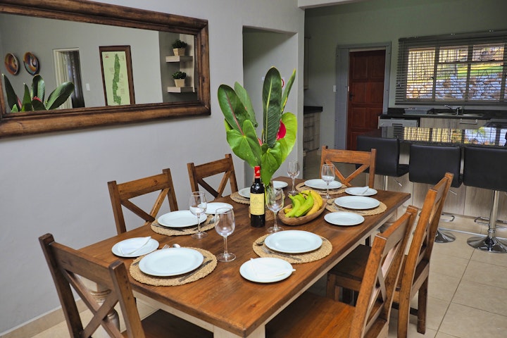 Panorama Route Accommodation at Poinsettia Family Cottage | Viya
