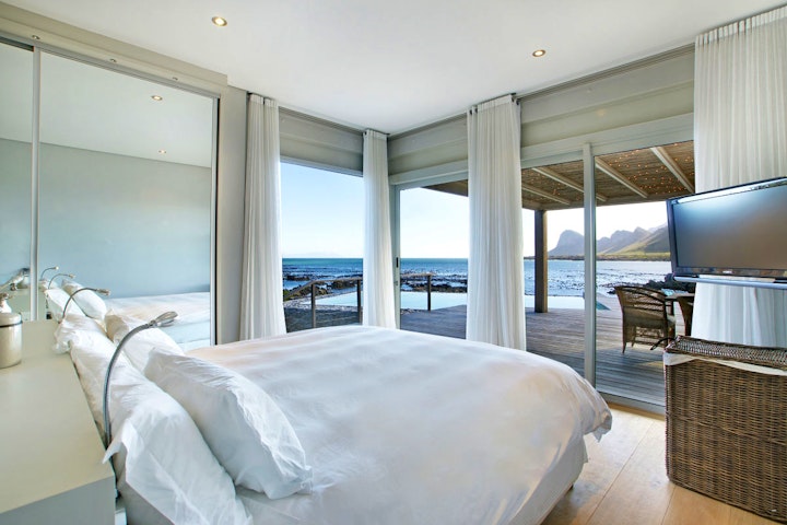 Western Cape Accommodation at Pringle Bay Villa | Viya