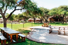 Kalahari Accommodation at Shomatobe Lodge | Viya