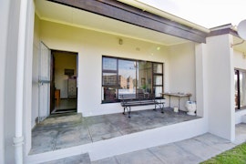 Struisbaai Accommodation at Duiker 11 | Viya