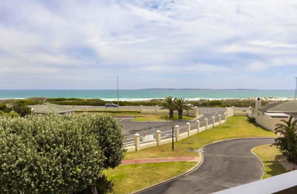 Bloubergstrand Accommodation at  | Viya