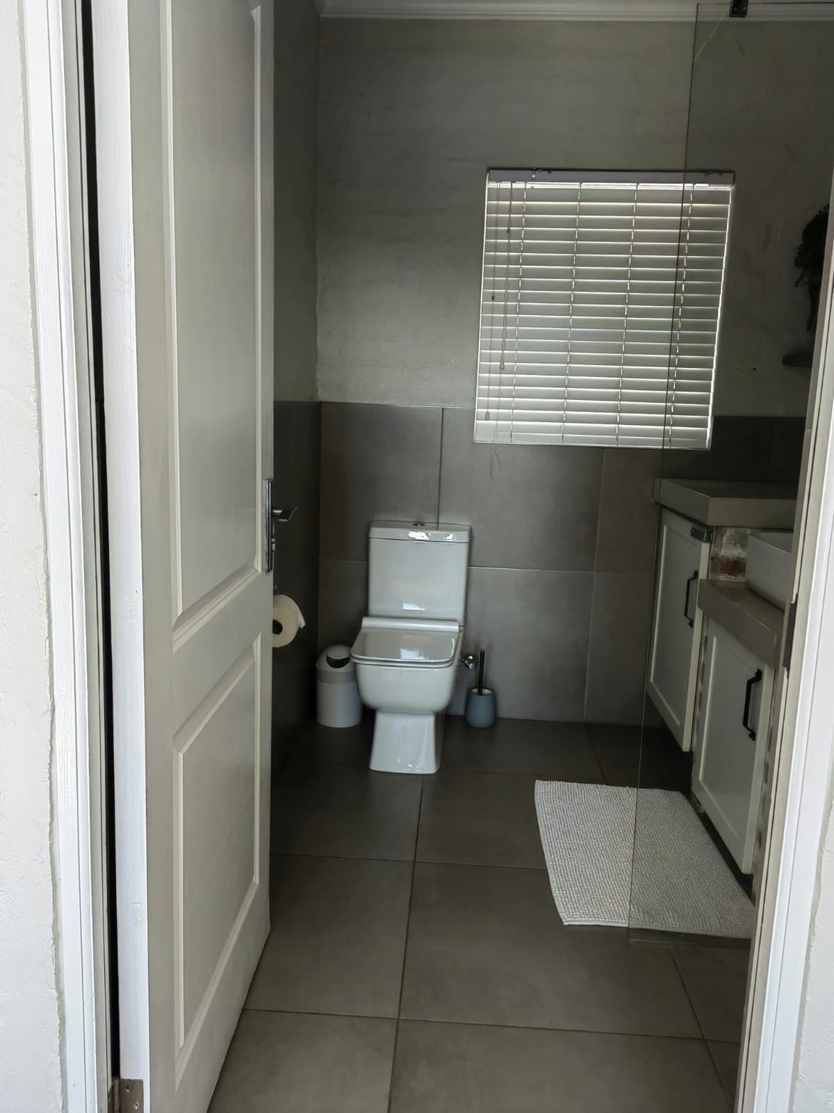 1110 Cote De Val Boutique Apartment image no 25 of 27