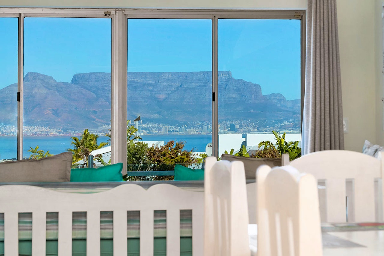 Bloubergstrand Accommodation at  | Viya