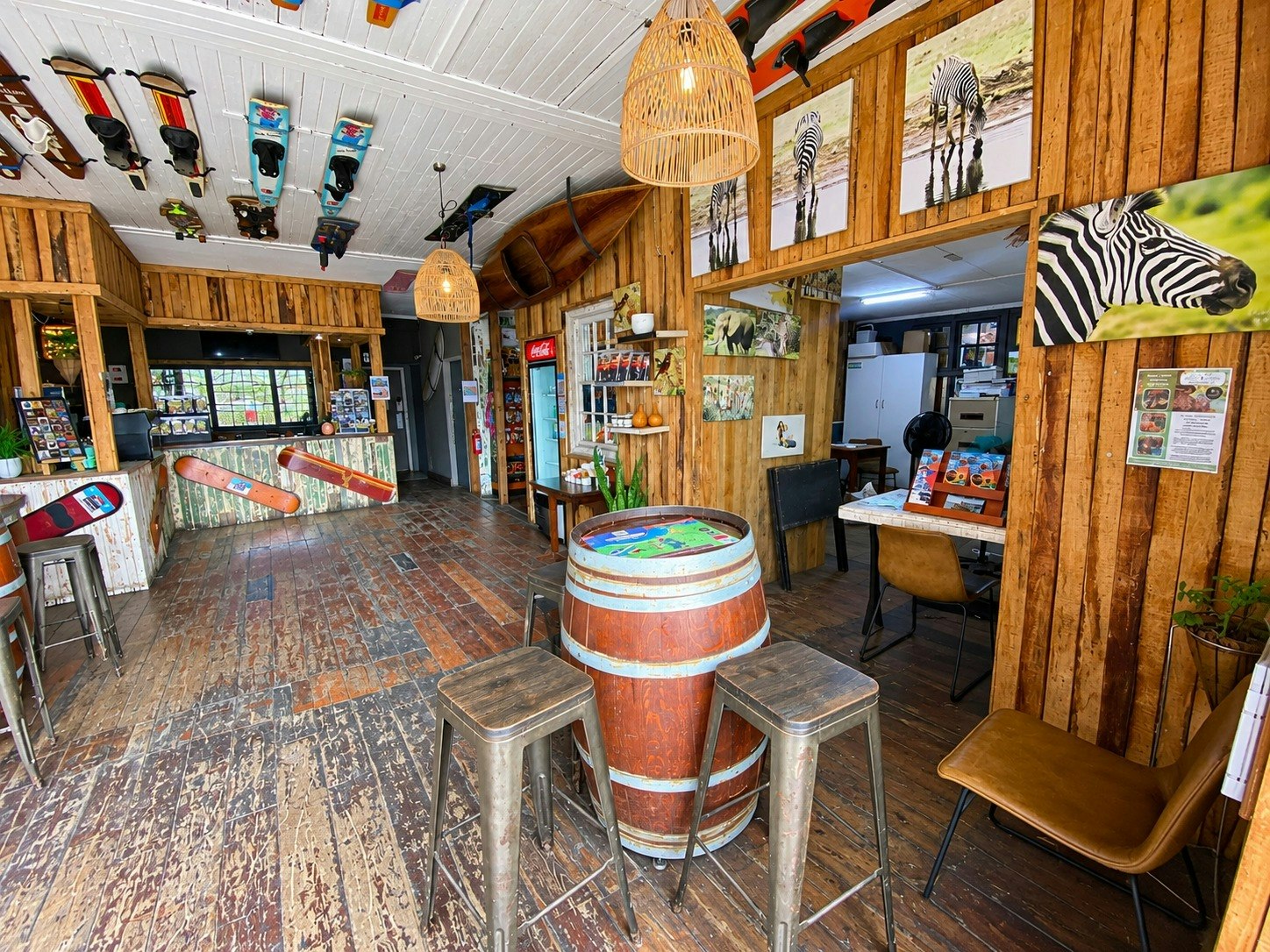 Maggie May House Boat image no 24 of 25