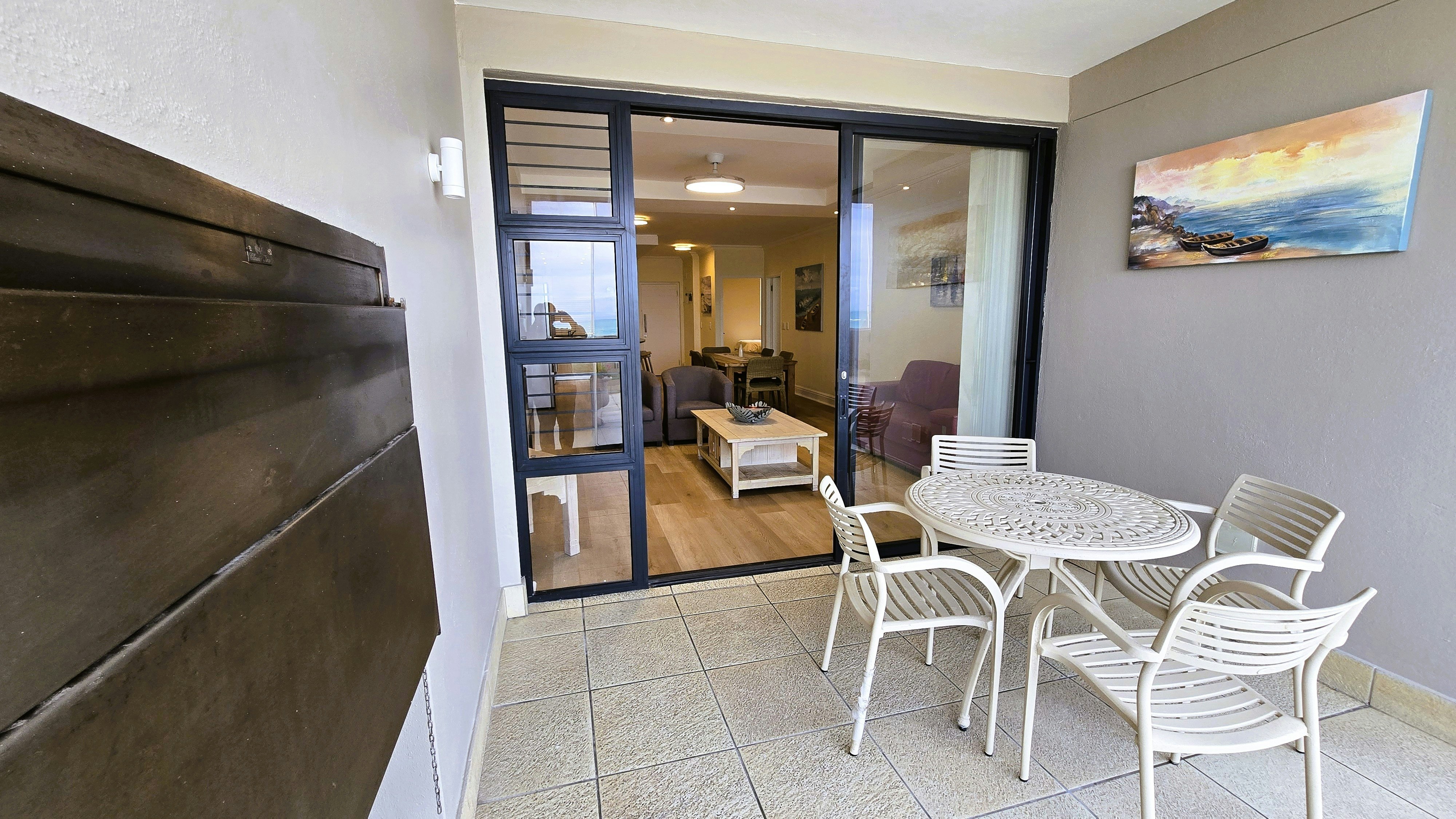 2 Tivoli Luxury Self Catering image no 23 of 24