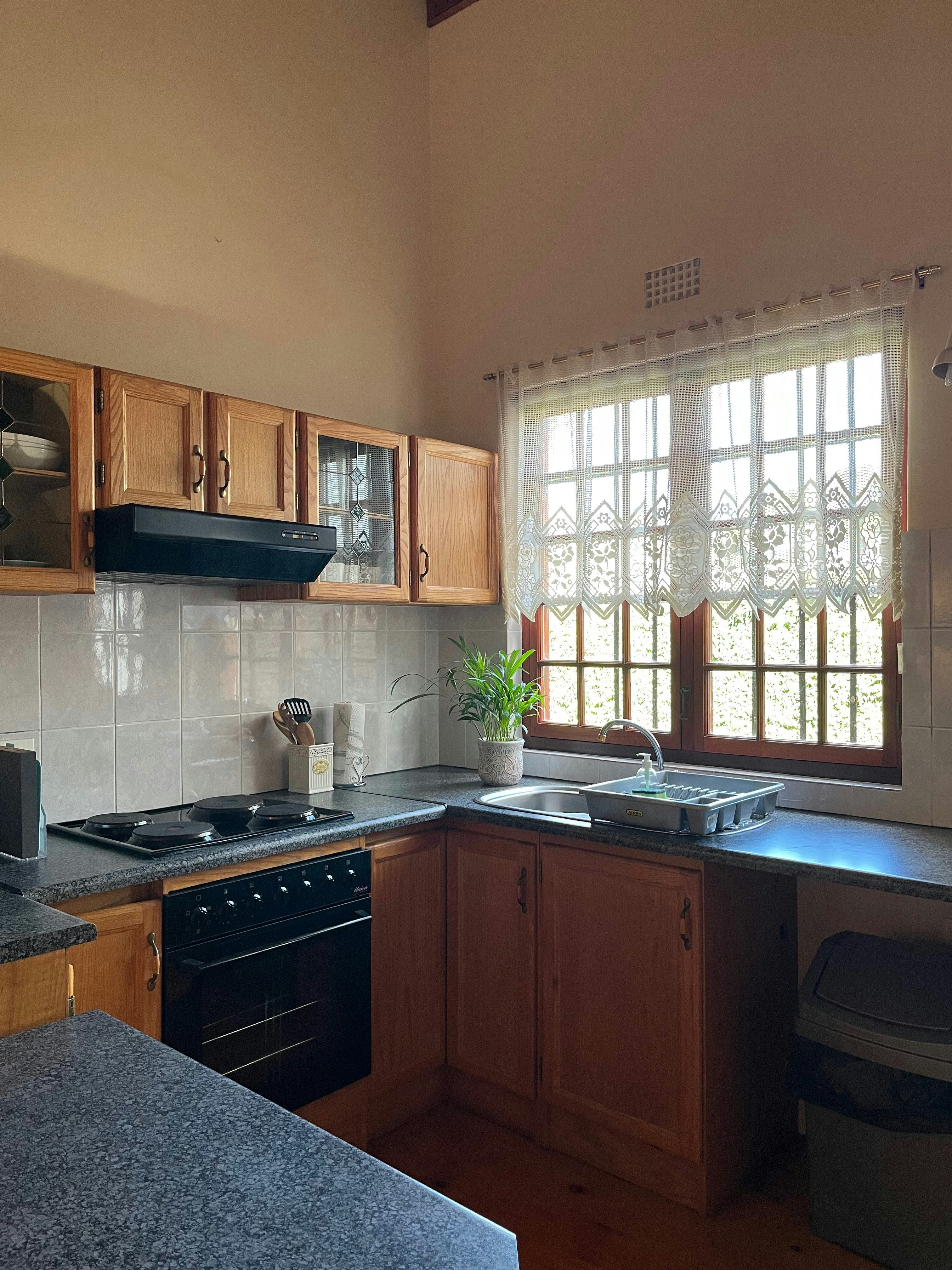 Paarl Central Apartment image no 2 of 14