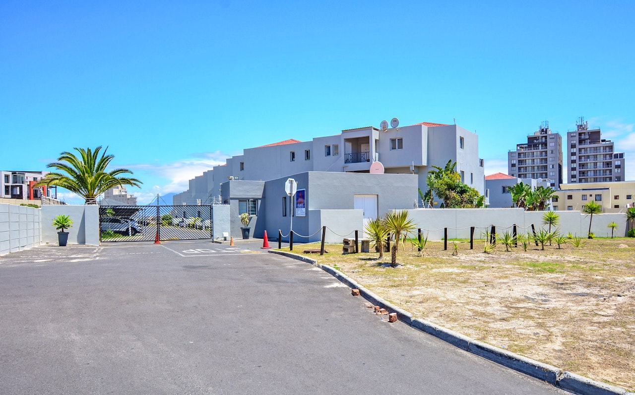 Bloubergstrand Accommodation at  | Viya