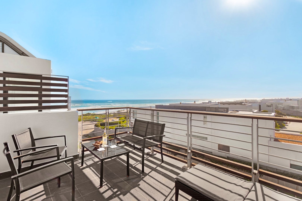 Bloubergstrand Accommodation at  | Viya