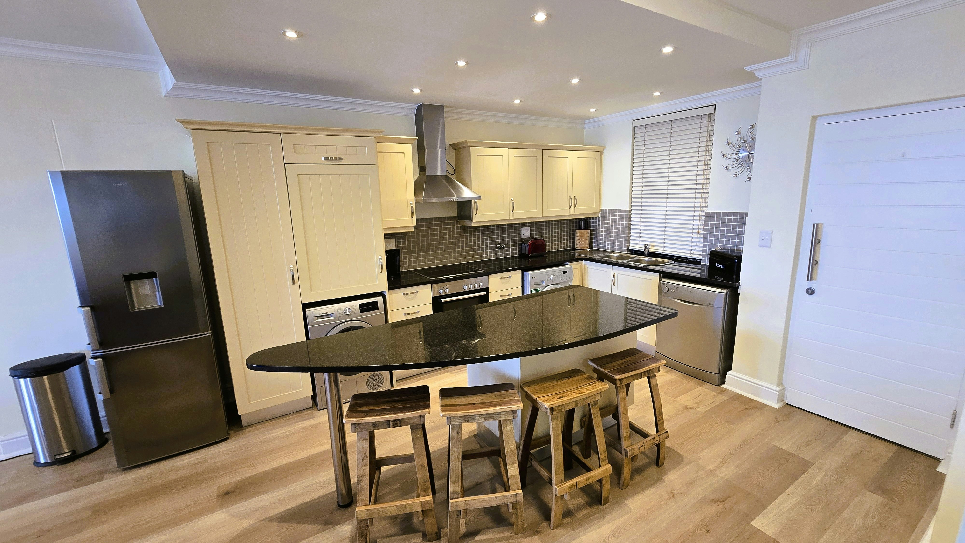 2 Tivoli Luxury Self Catering image no 10 of 24