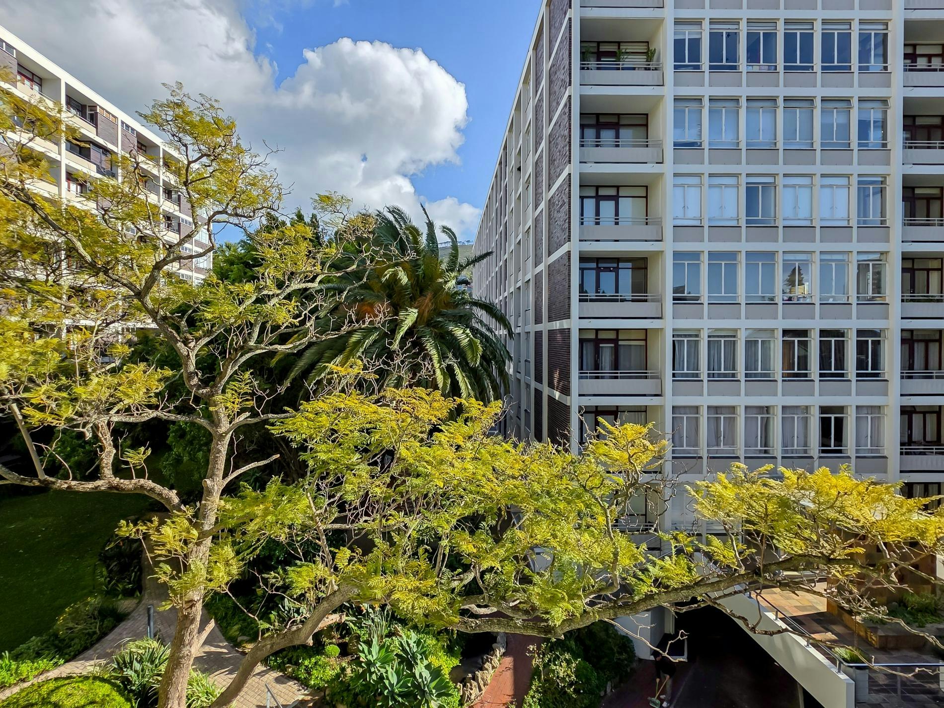 St Martini Gardens Balcony Apartment image no 33 of 41