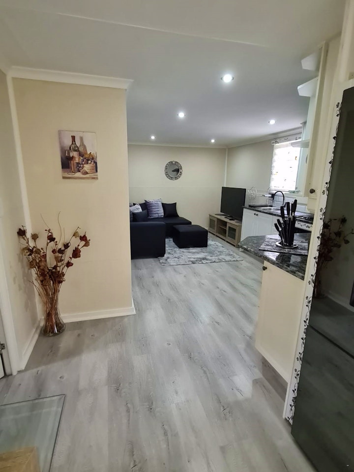 Johannesburg Accommodation at Halfway Gardens Home | Viya