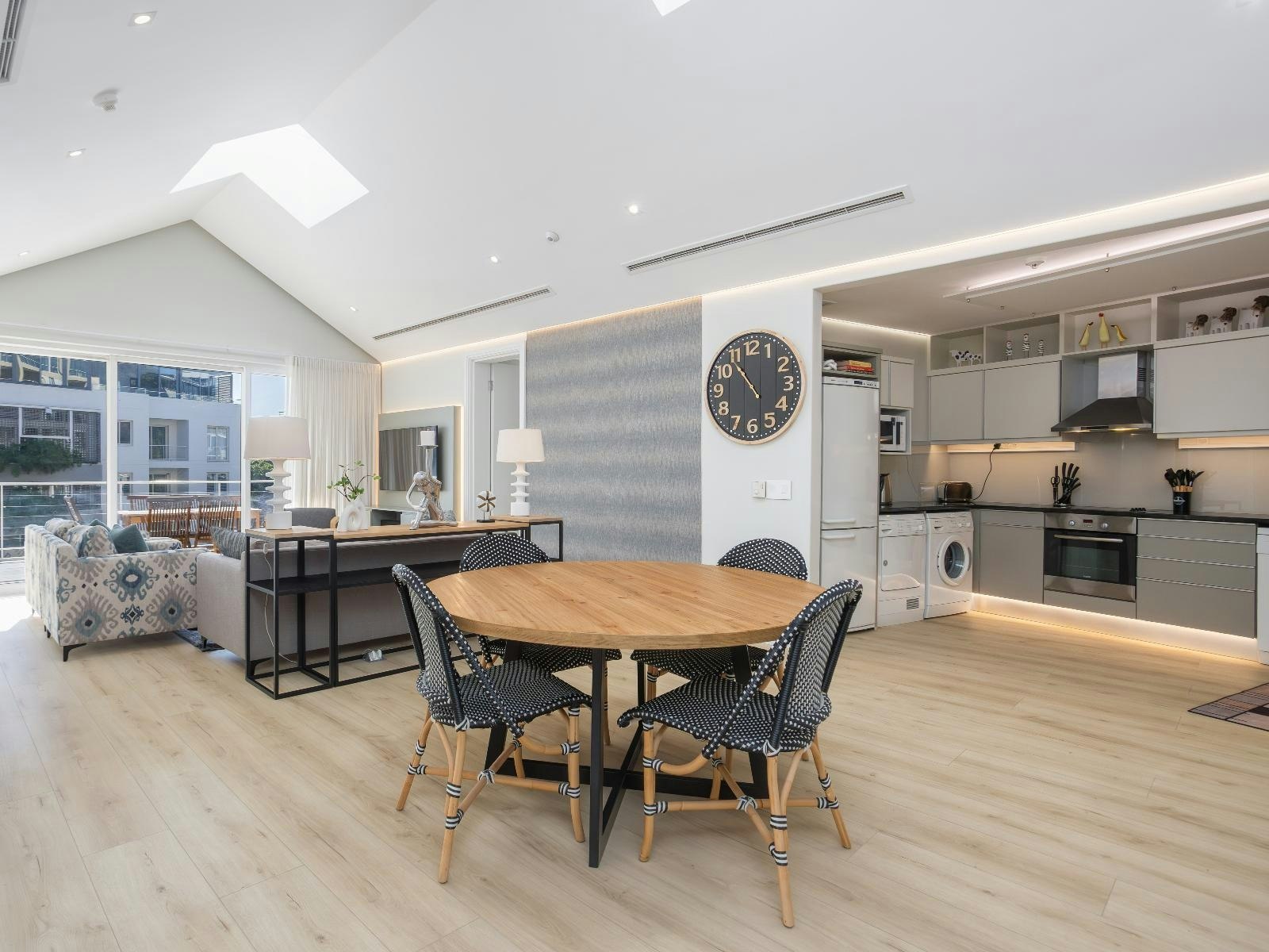 Mountain Marina - Two Bedroom Premier 18 image no 9 of 15