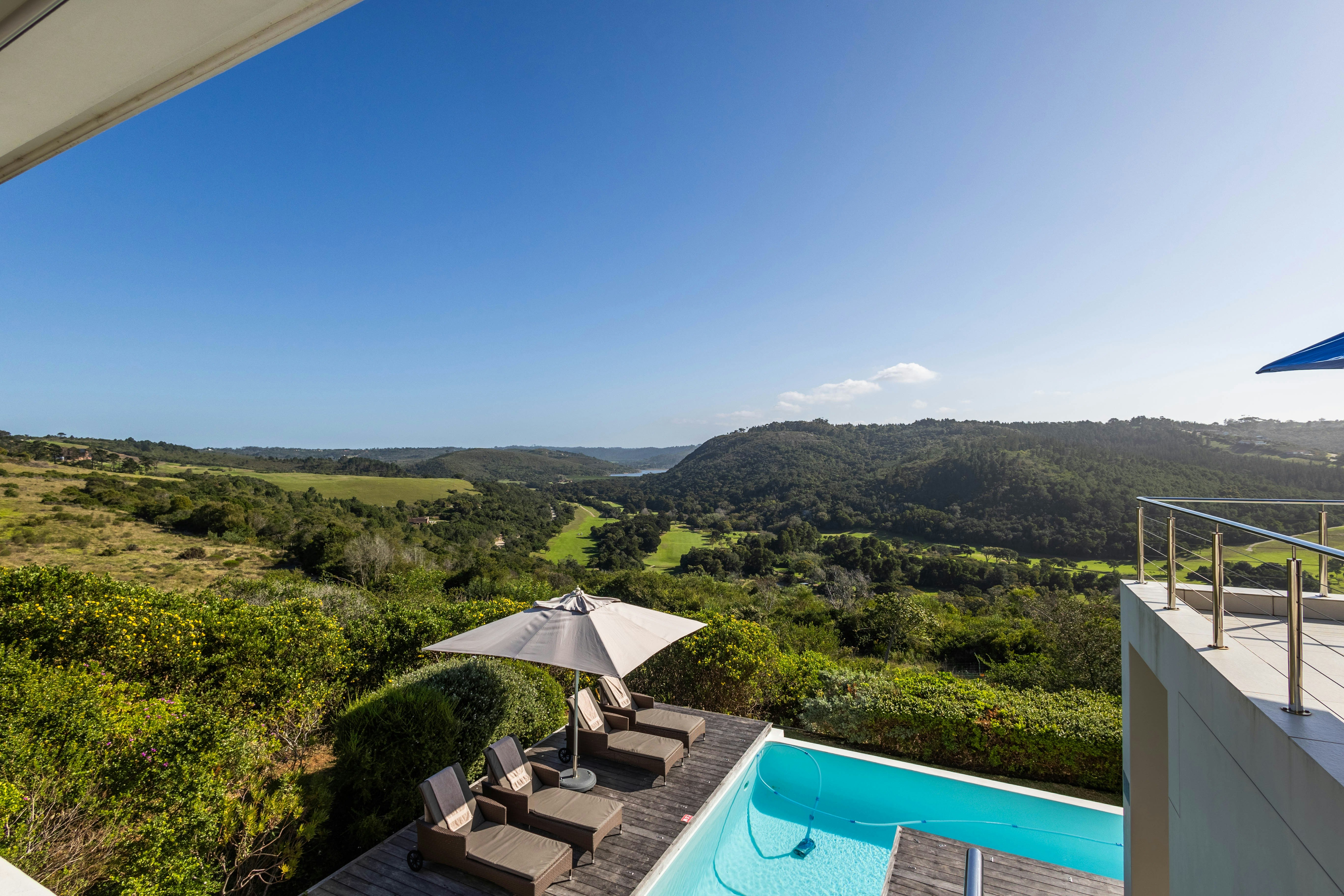 Brackenridge 11 Protea Dale | LekkeSlaap