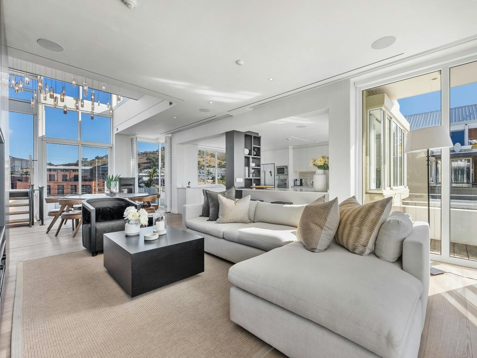 Mountain Marina - Three Bedroom Luxury Premier Penthouse 2 image no 5 of 17