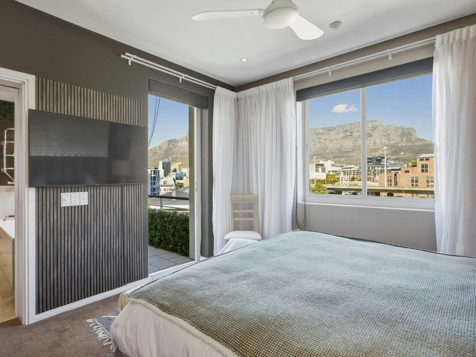 Mountain Marina - One Bedroom Luxury Premier 1 image no 10 of 25