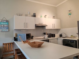 Southern Suburbs Accommodation at Coastal Studio Empire Apartment | Viya