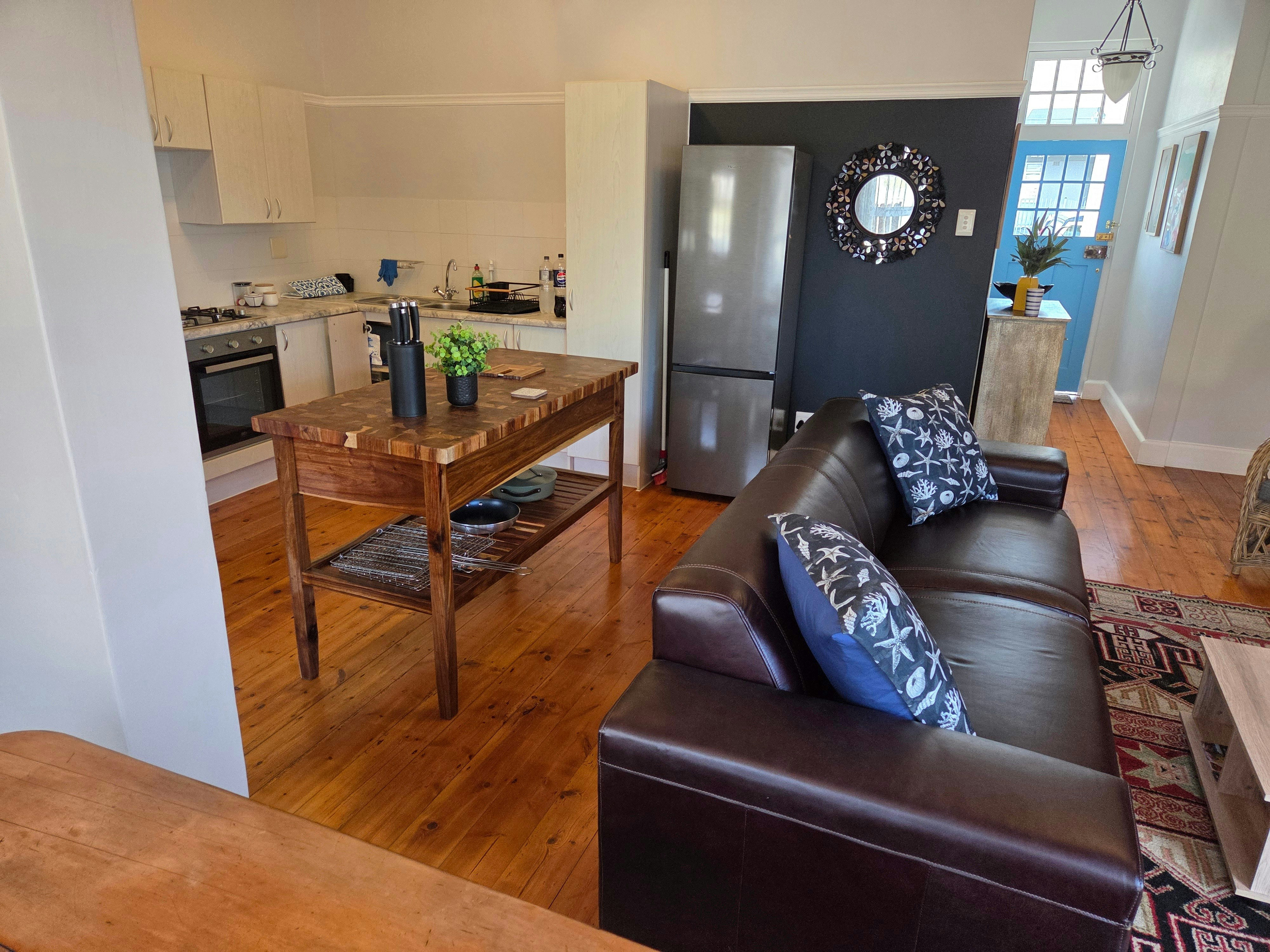 Beach Street Self-Catering image no 3 of 26