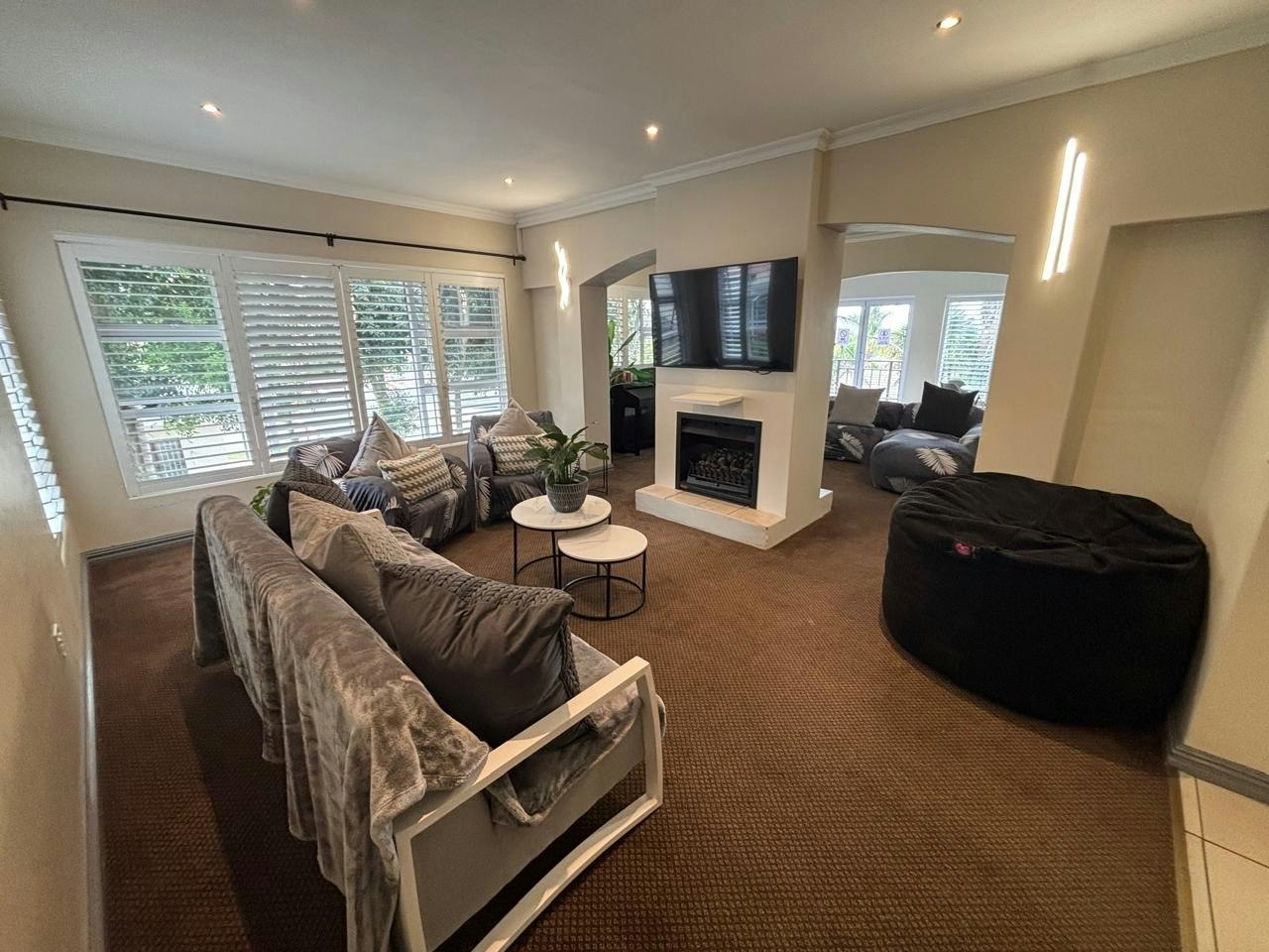 Loevenstein House by 306 Accommodations image no 9 of 28
