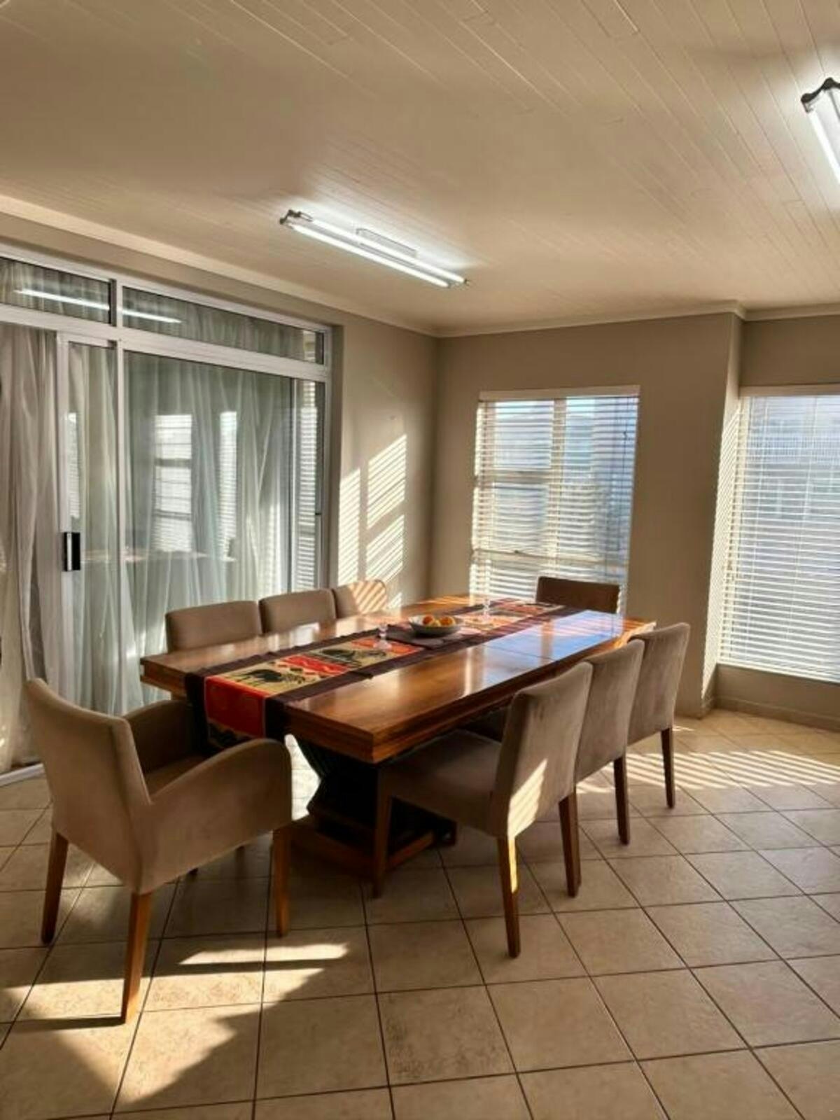 Beach Hive Self-Catering 1 image no 8 of 30