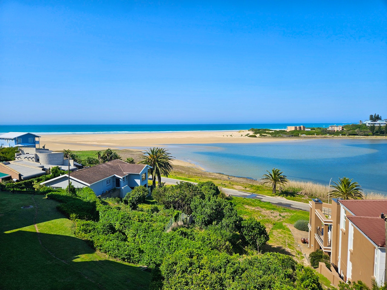 Jeffreys Bay Accommodation at  | Viya