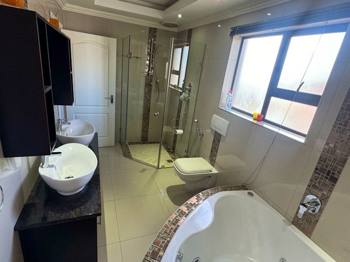 Cape Town Accommodation at Loddeys Guest House | Viya
