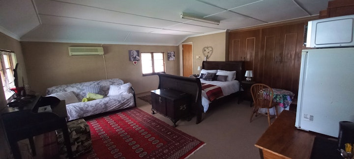 Karoo Accommodation at RoomUpstairz | Viya