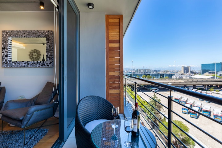 City Bowl Accommodation at The Docklands 509 | Viya