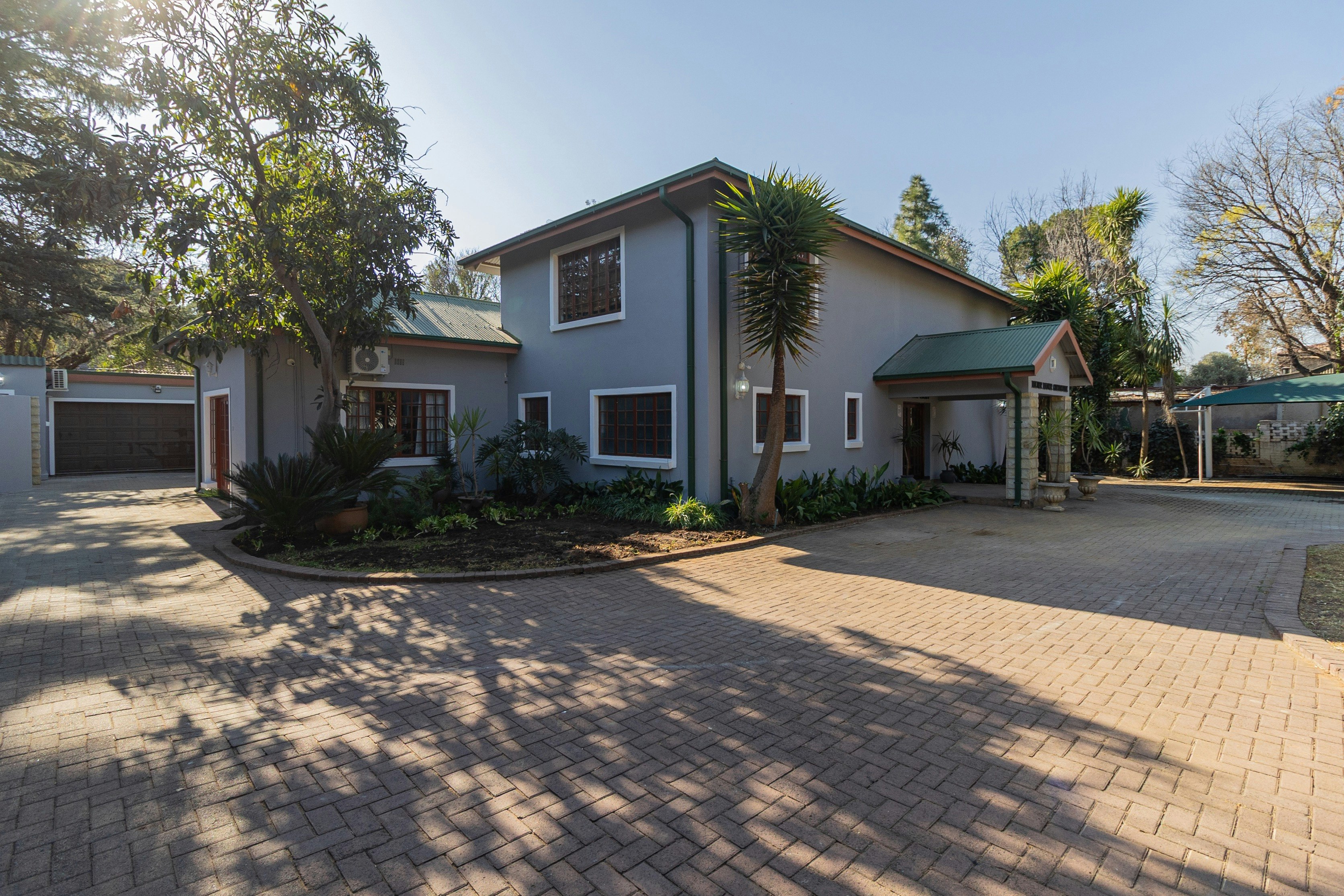 Milner Manor Guesthouse image no 3 of 8