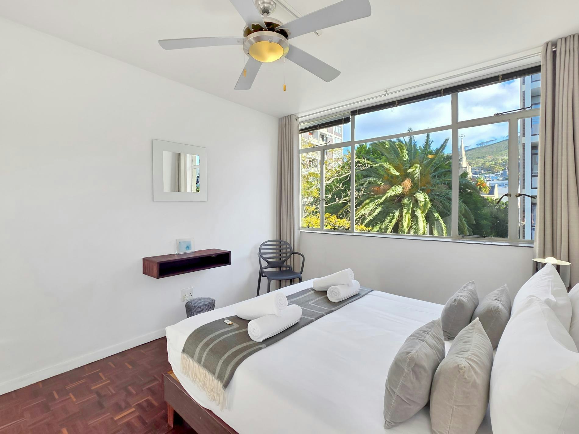 St Martini Gardens Balcony Apartment image no 14 of 41