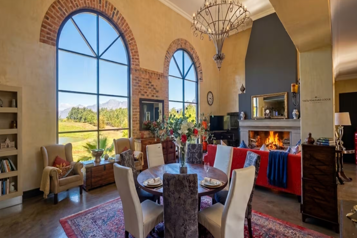 Sandmartins Luxury Villa image no 30 of 55