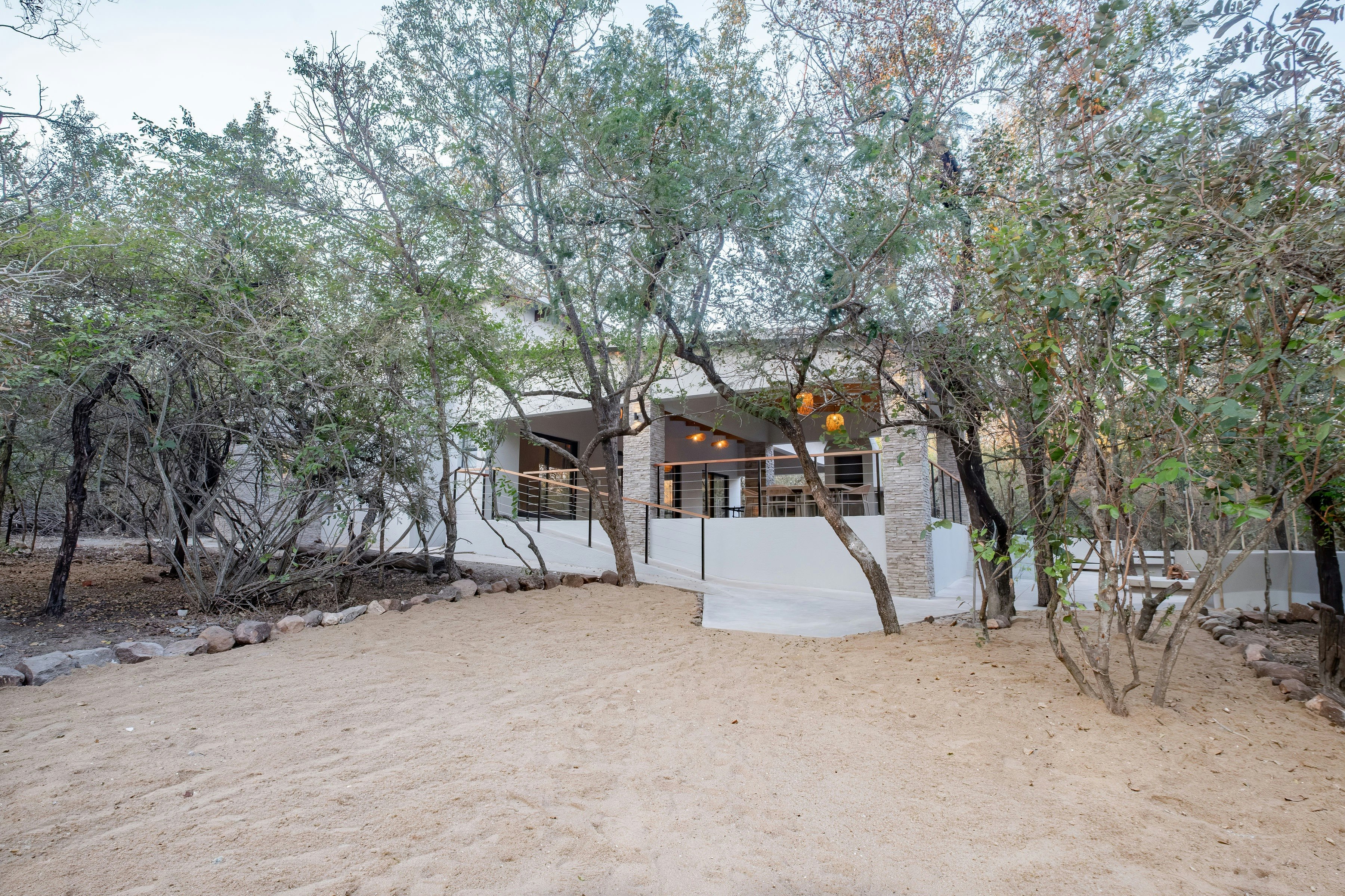 Yana’s Luxury Villa image no 25 of 25