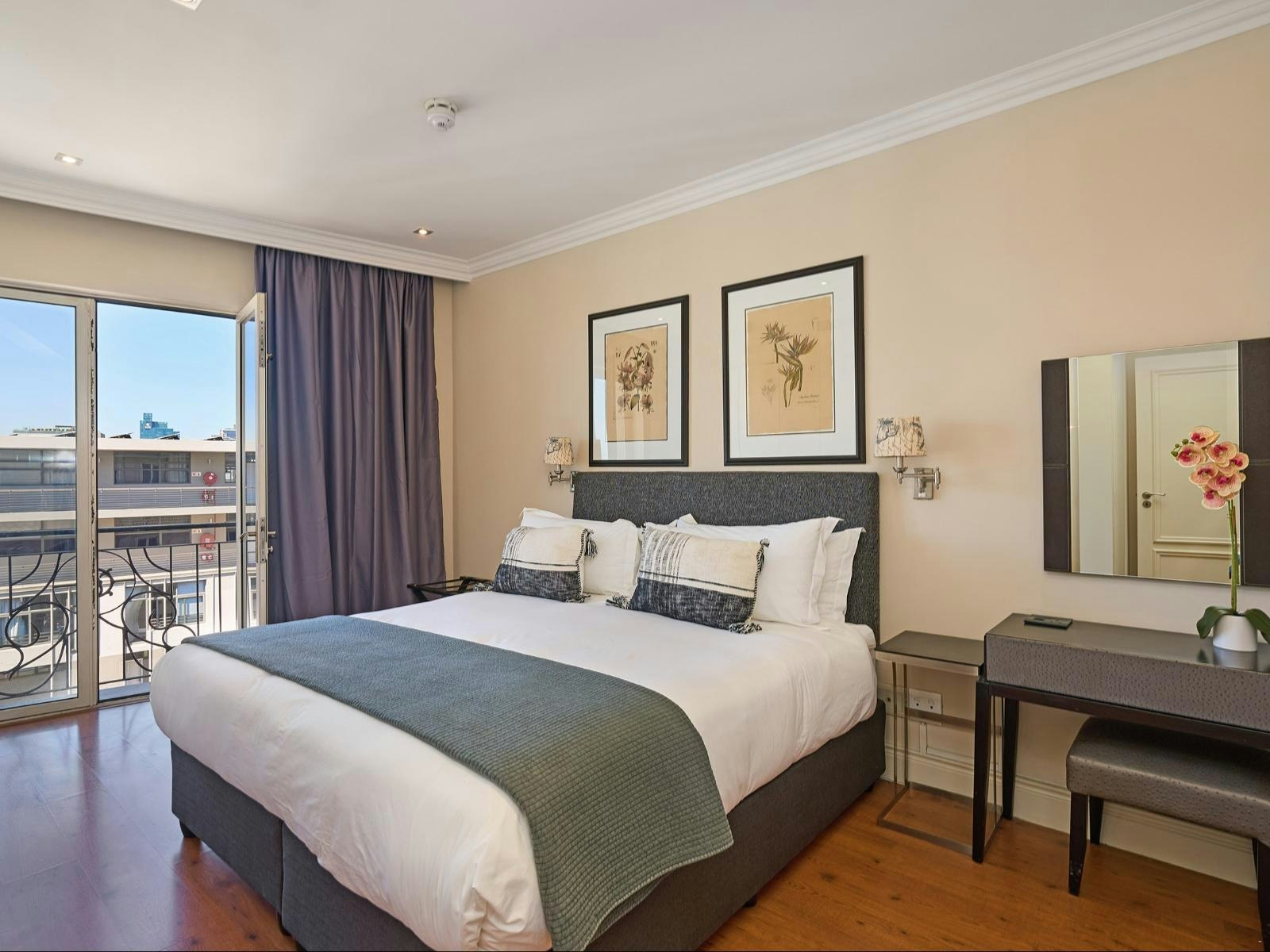 Cape Royale Apartment 802 image no 16 of 21