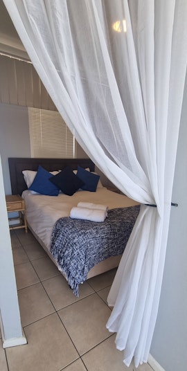 Cape Town Accommodation at St Tropez 703 | Viya