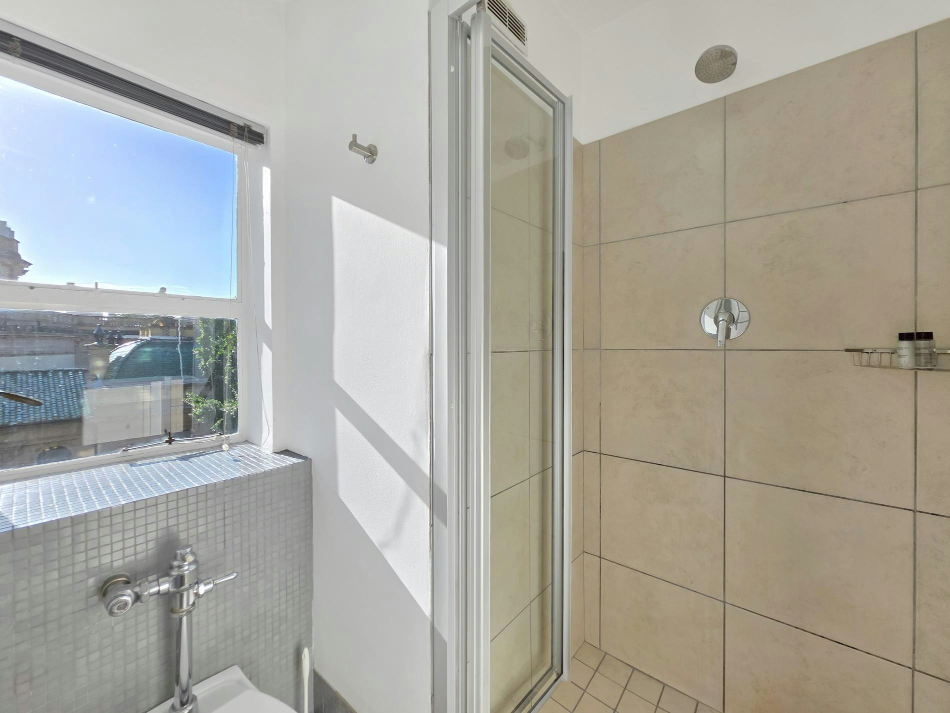 St Martini Gardens Balcony Apartment image no 29 of 41