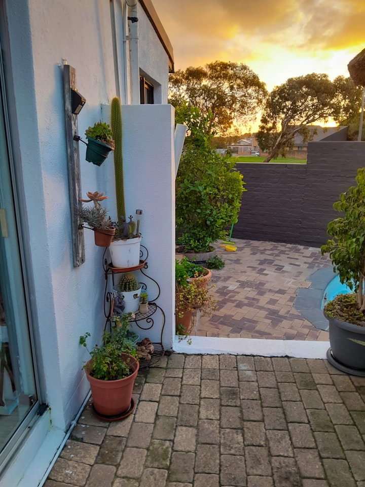 Cape Town Accommodation at The Pebble Cottage | Viya