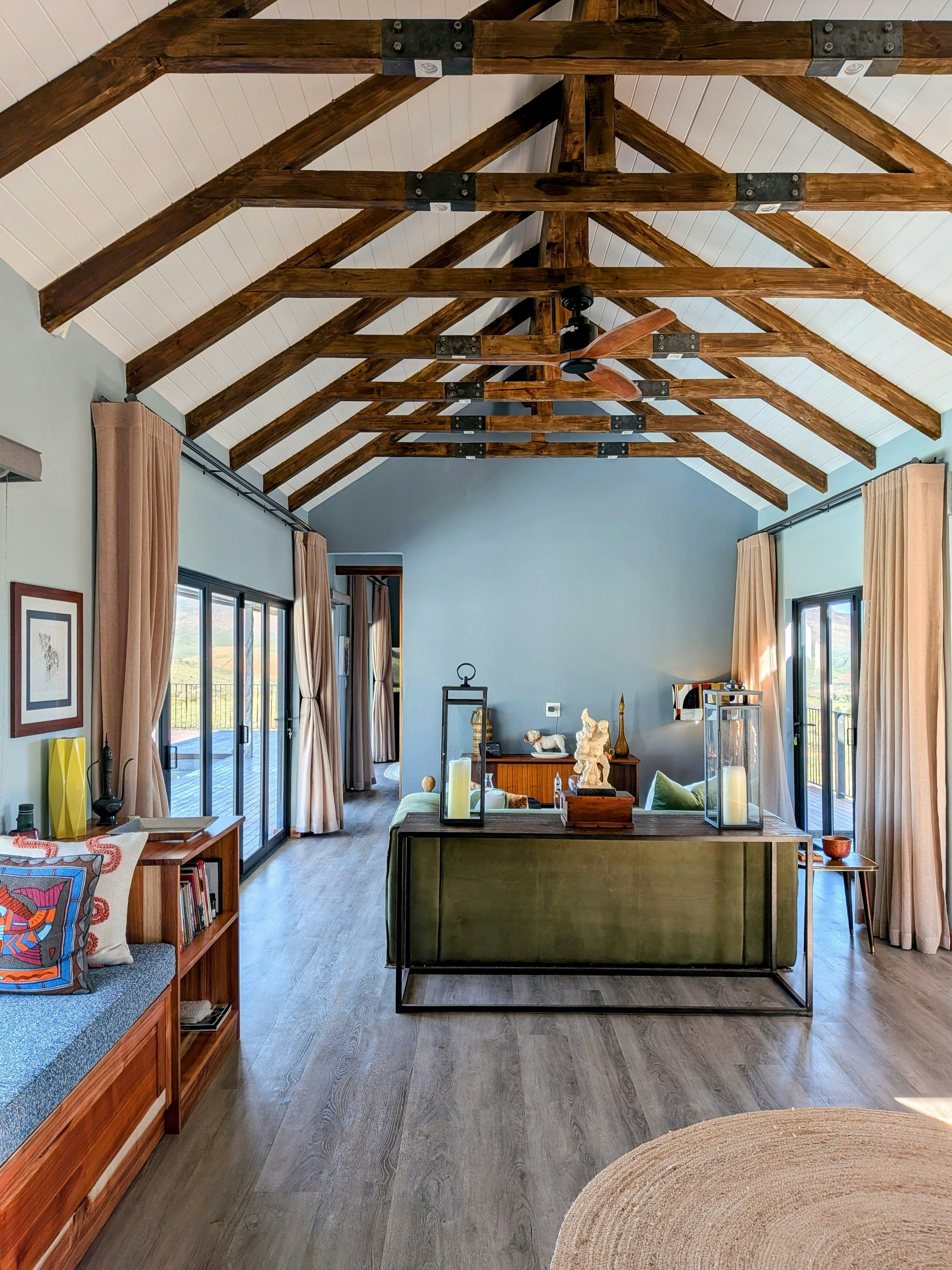 Swartberg Mountain House image no 2 of 46