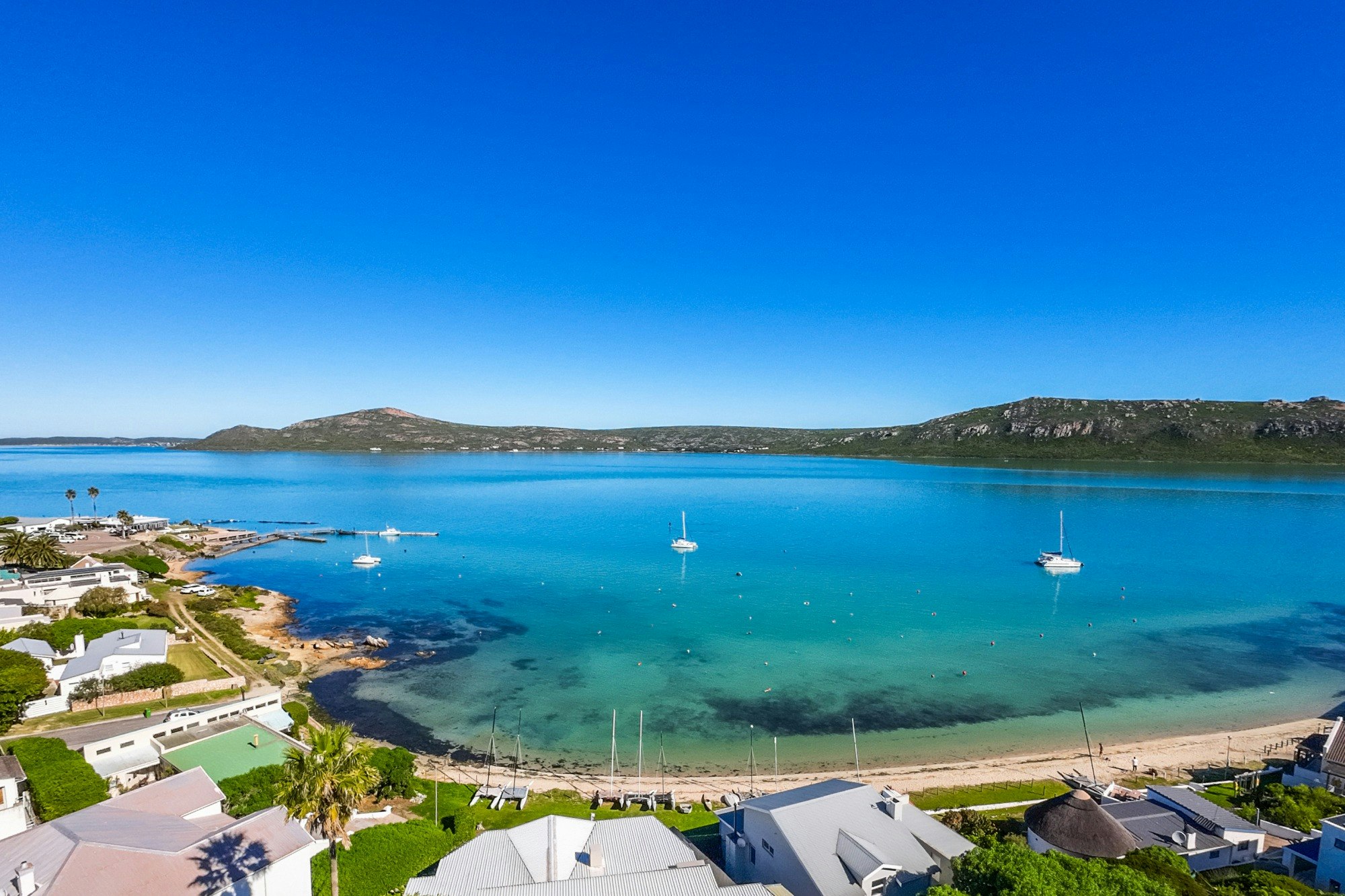 Sandbaai Villa image no 7 of 9