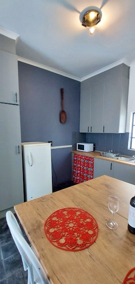 Cape Town Accommodation at Happy Home Woodstock Apartment | Viya