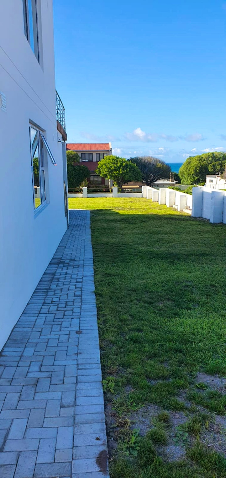 Gansbaai Accommodation at 15 on Roux | Viya