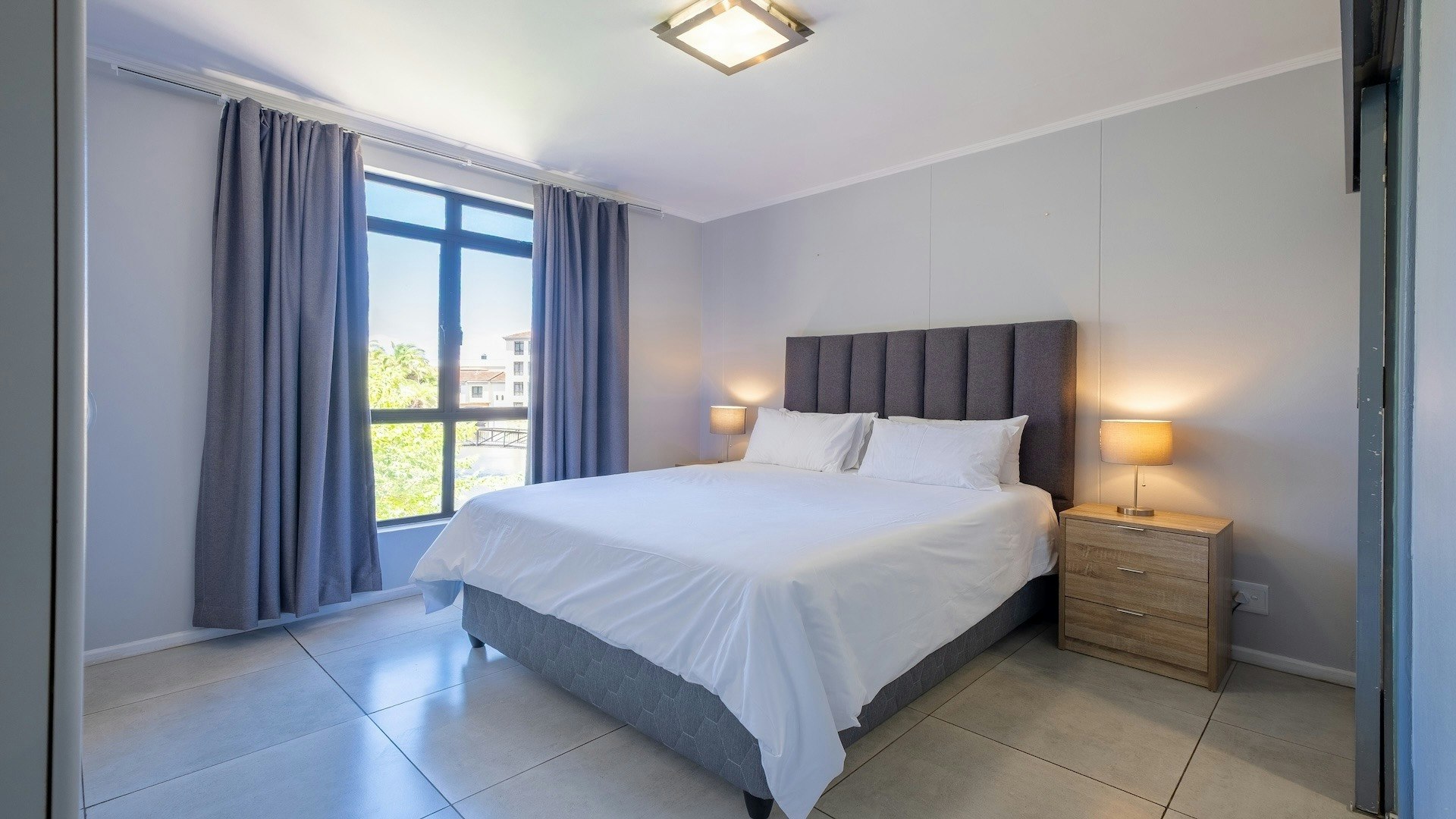 The Island Club 2 Bed Apartments image no 4 of 18