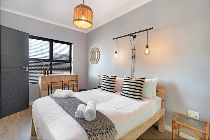 Cape Town Accommodation at Cape on Porterfield Unit 5 | Viya