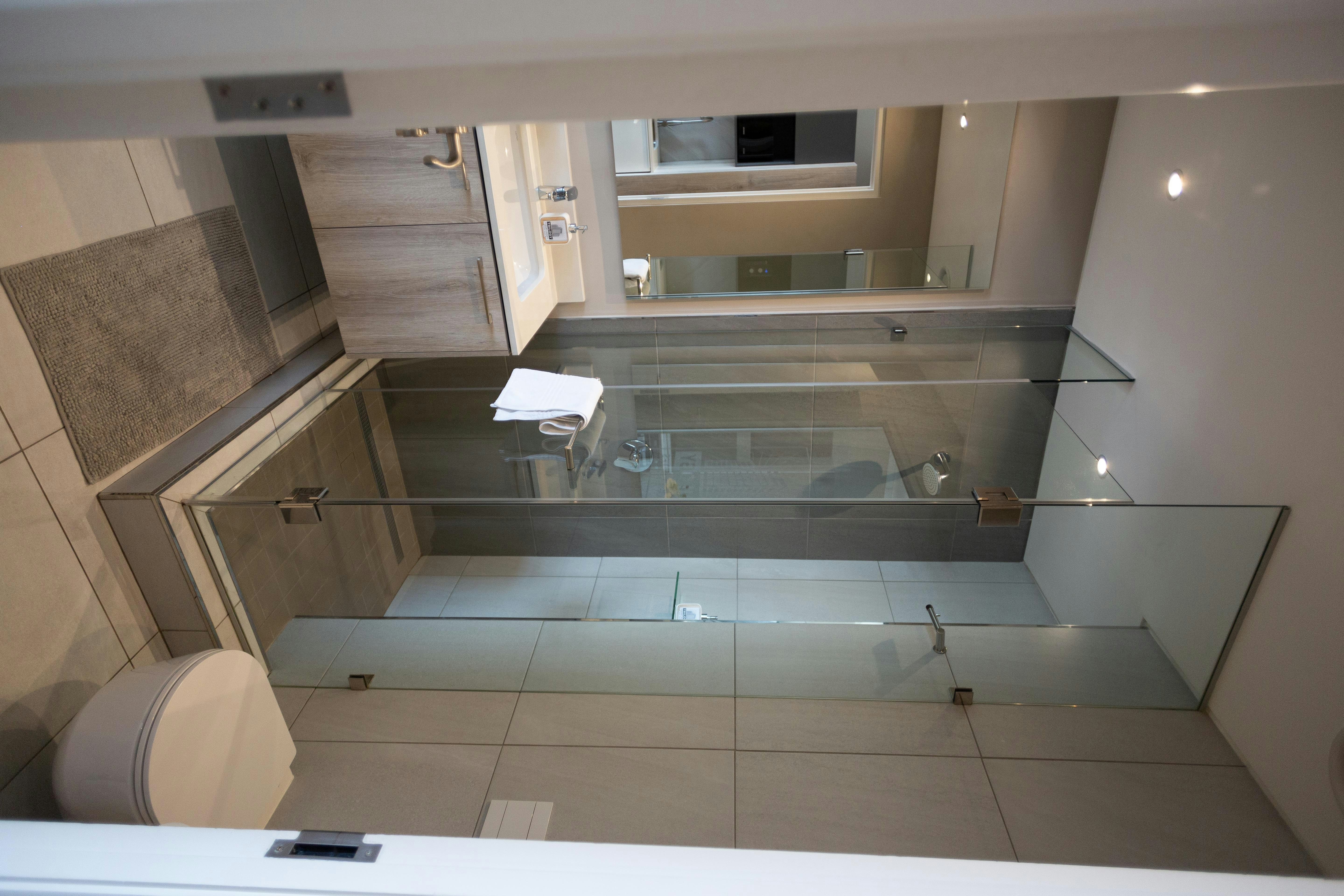 Trilogy Luxury Suites - apartment 1305 image no 7 of 19