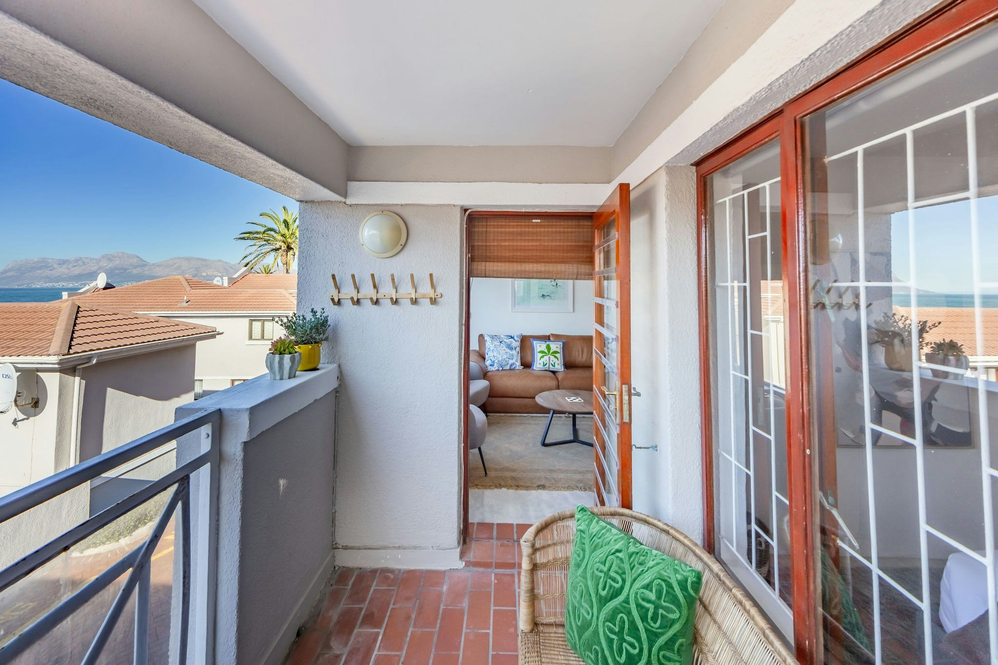 Kalk Coastal Apartment image no 13 of 40