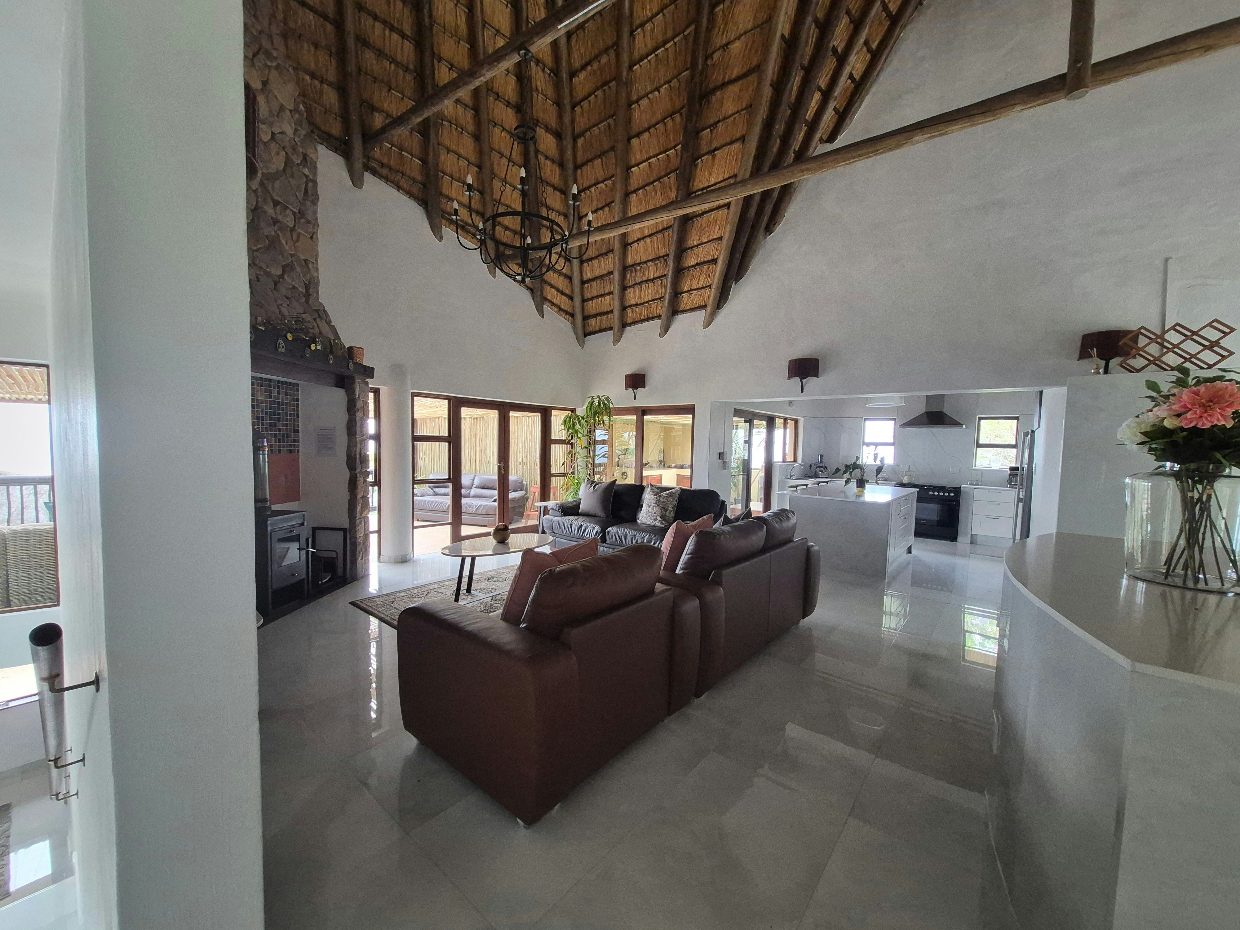 uMfula Lodge image no 3 of 35