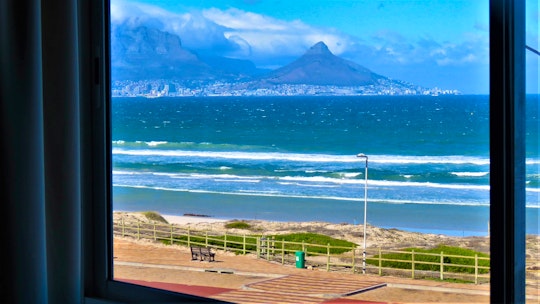 Bloubergstrand Accommodation at  | Viya