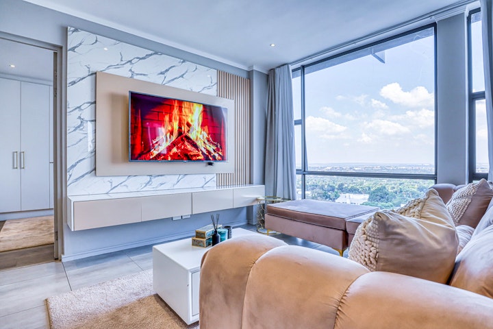 Johannesburg Accommodation at Masingita Towers Luxury Apartment 812 | Viya