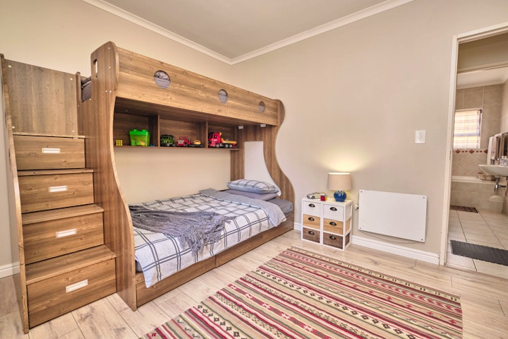 Cape Town Accommodation at Sunbird Place | Viya