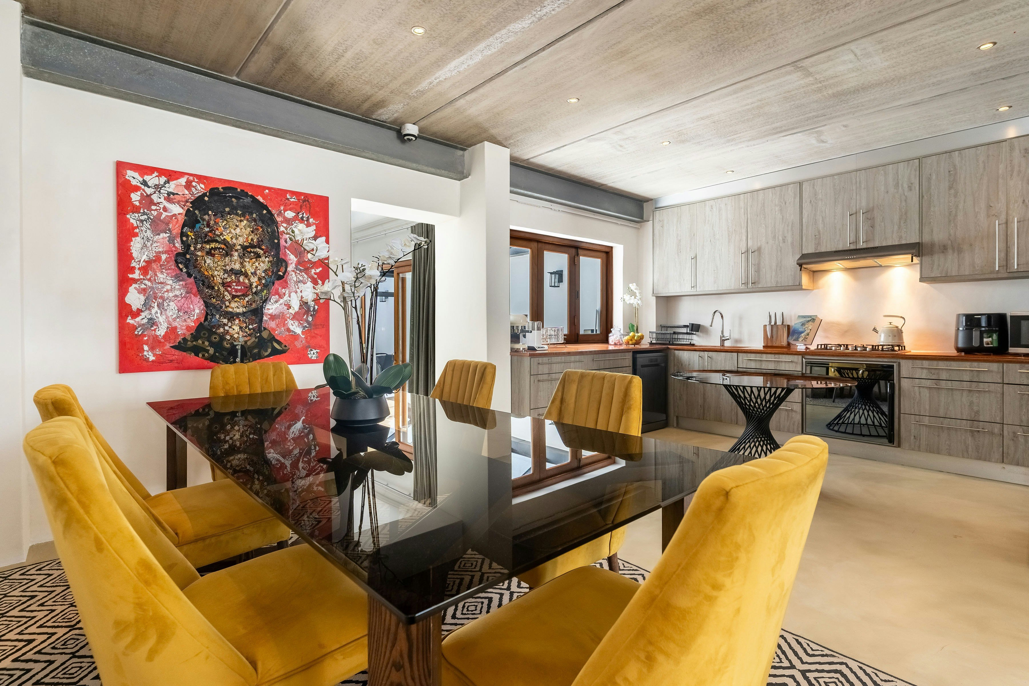 Modern Rustic Gem at the Foot of Table Mountain image no 3 of 32